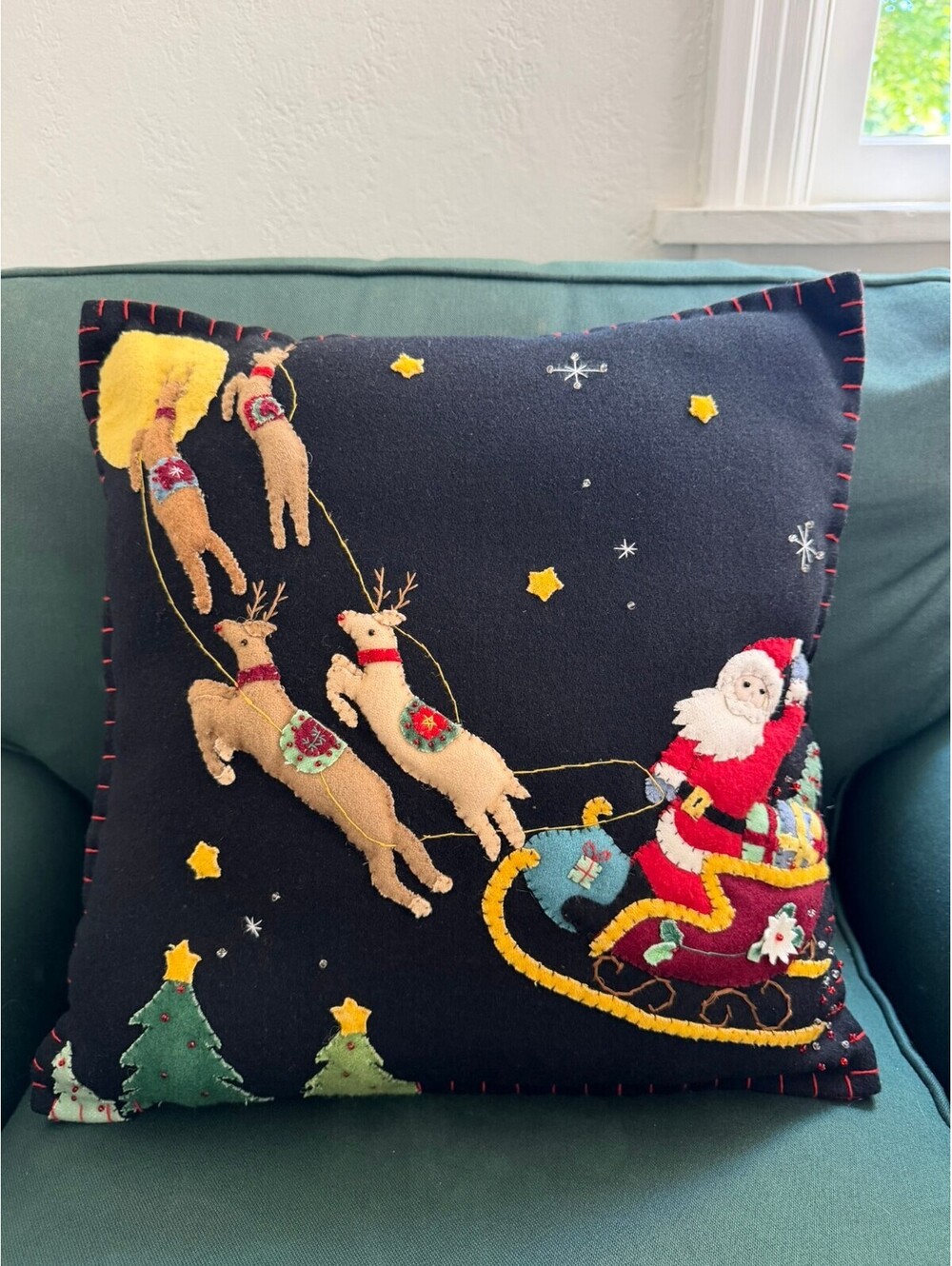 New World Arts Wool Felt Christmas Pillow Santa Sleigh Reindeer Vintage Folk Art